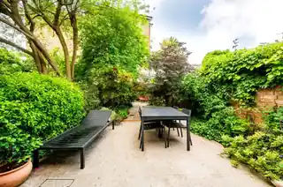 111 Bouverie Road, photo 3