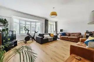 111 Burnt Oak Lane, photo 4