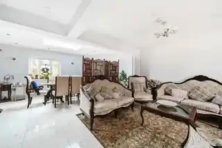 111 Clockhouse Lane, photo 4