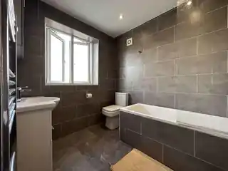 111 Kenilworth Road, photo 3
