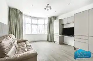 111 Millway, photo 4