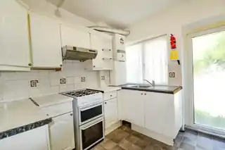 111 Oval Road North, photo 4