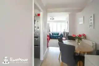 111 Rowley Avenue, photo 3