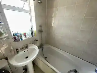 111 Saunton Avenue, photo 3