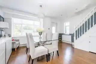 111 Seymour Avenue, photo 3