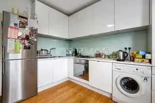 112 Brondesbury Road, photo 3