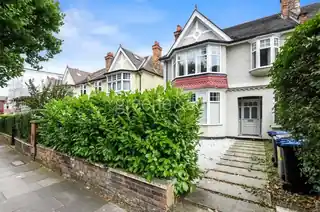 112 Brondesbury Road, photo 4