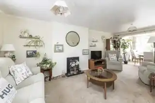 112 Chantry Road, photo 3