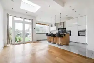 112 Hazelwood Lane, photo 2