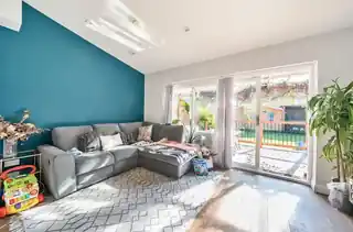 112 Thornton Road, photo 3