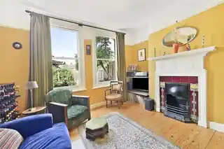 113 Brettenham Road, photo 3