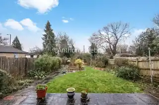114 Caversham Avenue, photo 2