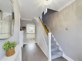 114 Chessington Avenue, photo 4