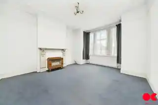 114 Clements Road, photo 2
