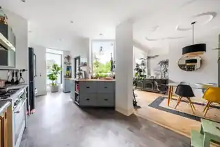 115 Downton Avenue, photo 2