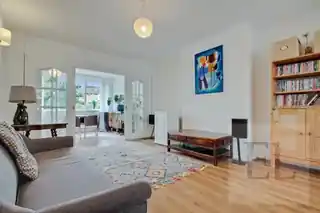 115 Exeter Road, photo 3