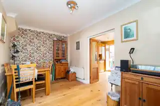 115 Garth Road, photo 4