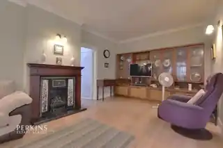 115 Ravenor Park Road, photo 4