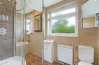 116 Alexandra Road, photo 4