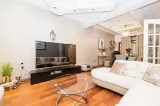 116 Gantshill Crescent, photo 4