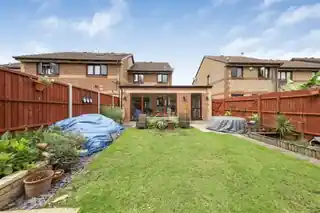 116 Hawthorne Crescent, photo 3