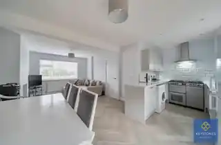 117 Carter Drive, photo 2
