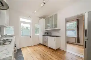 117 Edgeley Road, photo 2