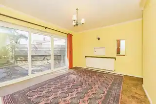 118 Saxon Avenue, photo 4
