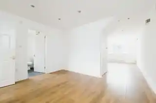 118 Slewins Lane, photo 2