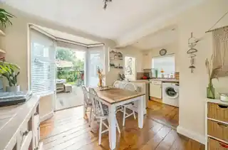 118 Wills Crescent, photo 2