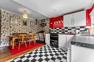 118 Winchcombe Road, photo 3