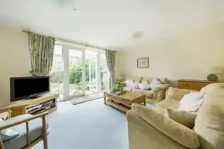 119 Shaftesbury Way, photo 4