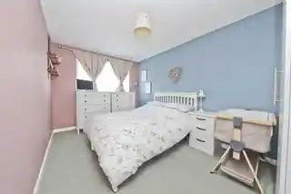 11A Crosier Road, photo 3
