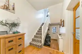 11A Laurel Road, photo 4