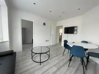 11A Stratford Road, photo 2