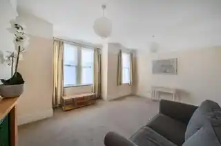 11B Hopedale Road, photo 4