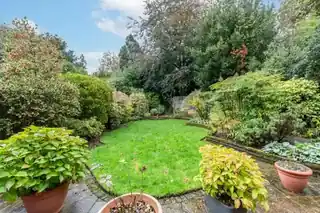 11F Overton Road, photo 2