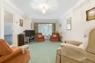 11F Overton Road, photo 4
