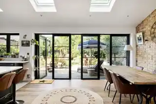 12 Abbotsford Gardens, photo 4