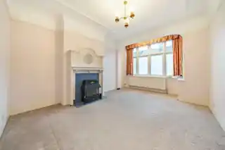 12 Abbott Avenue, photo 2