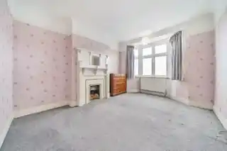 12 Abbott Avenue, photo 3