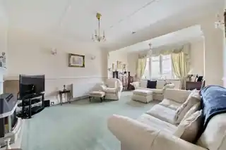 12 Albury Avenue, photo 2
