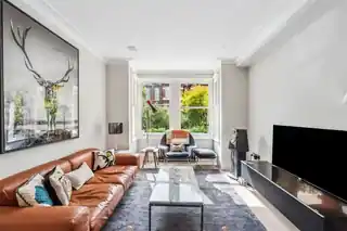 12 Alexandra Road, photo 2