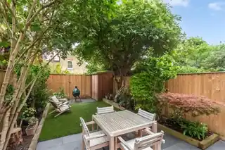 12 Alexandra Road, photo 3