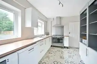12 Arundel Road, photo 3