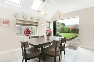 12 Arundel Road, photo 4