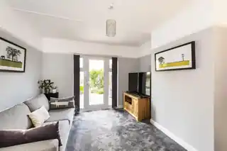 12 Ashbourne Avenue, photo 4