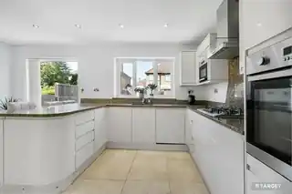 12 Ashford Crescent, photo 3