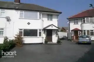 12 Avenue Close, photo 2
