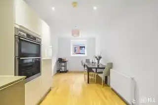 12 Bathurst Square, photo 2